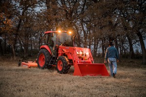 Kubota M6060 (CAB/4WD/8-SPEED)